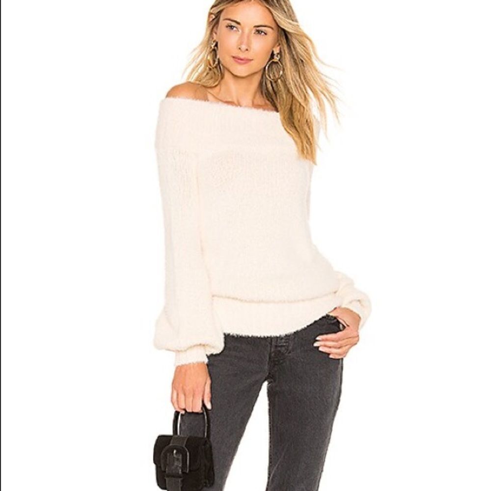 ✨ ELSA SWEATER✨ 